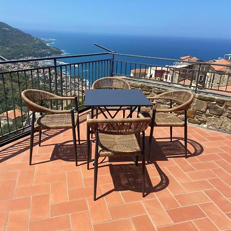 La Mansarda Bed & Breakfast Castellabate Bagian luar foto