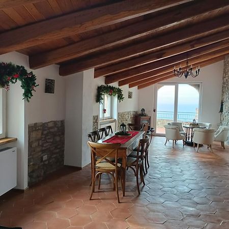 La Mansarda Bed & Breakfast Castellabate Bagian luar foto