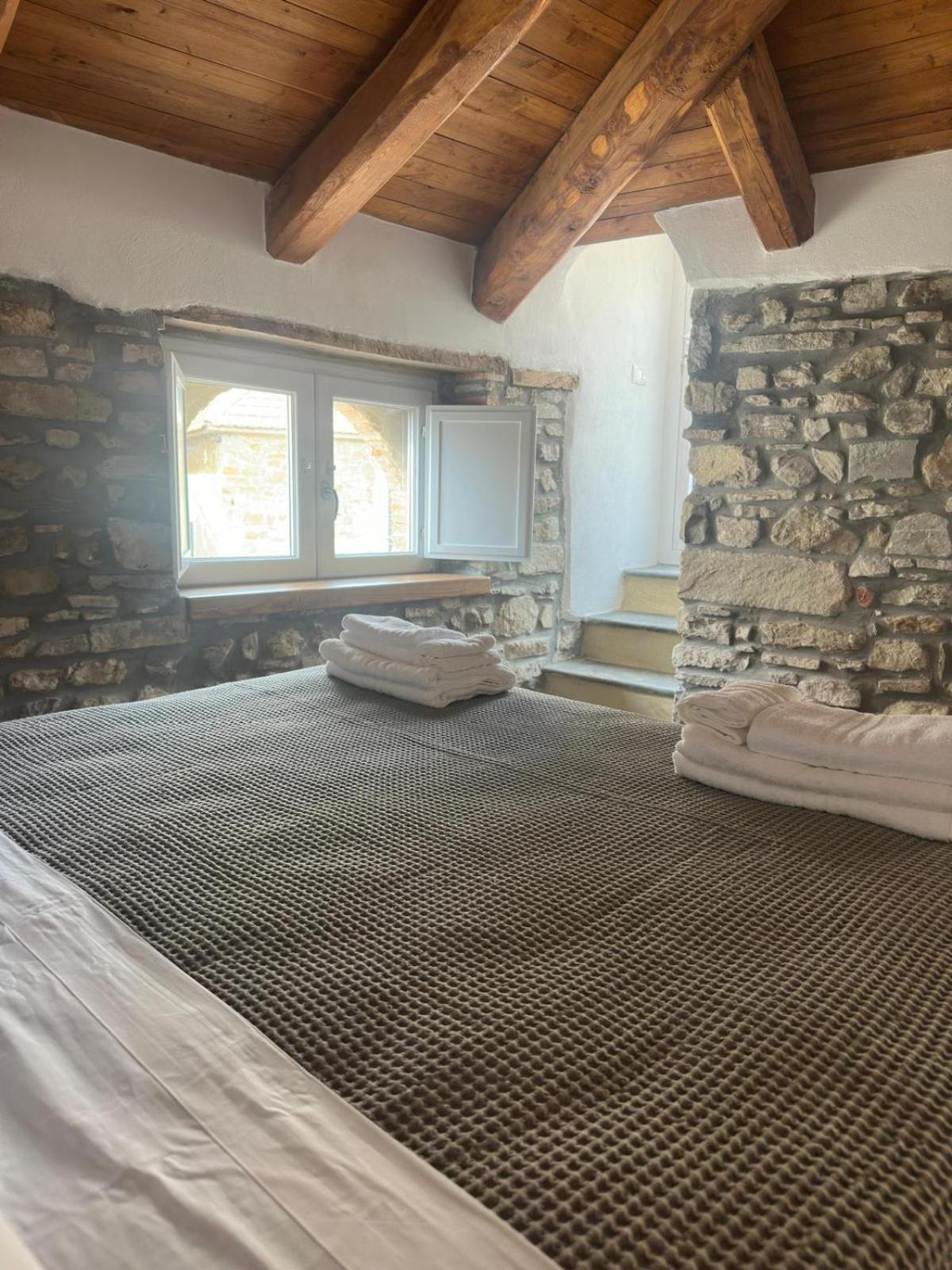 La Mansarda Bed & Breakfast Castellabate Bagian luar foto
