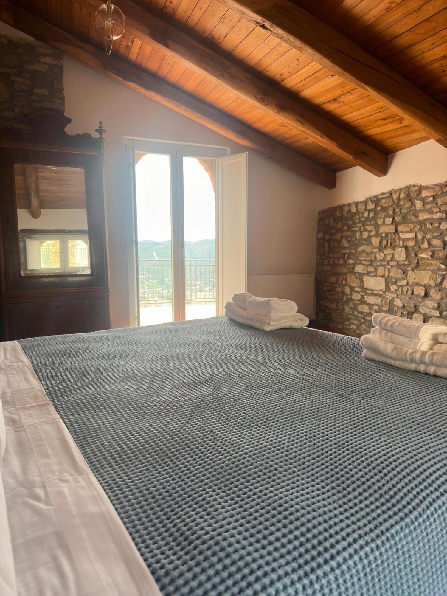 La Mansarda Bed & Breakfast Castellabate Bagian luar foto