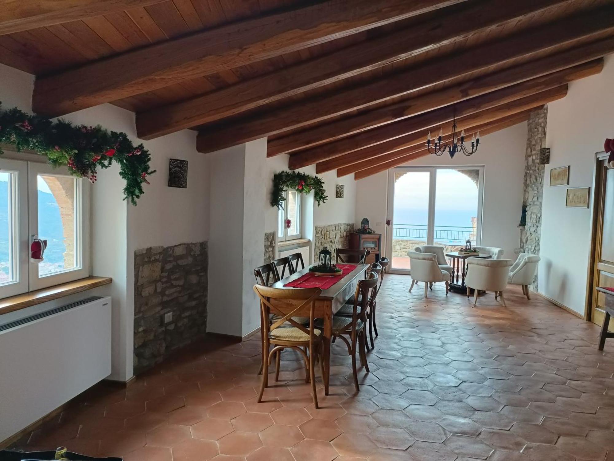 La Mansarda Bed & Breakfast Castellabate Bagian luar foto